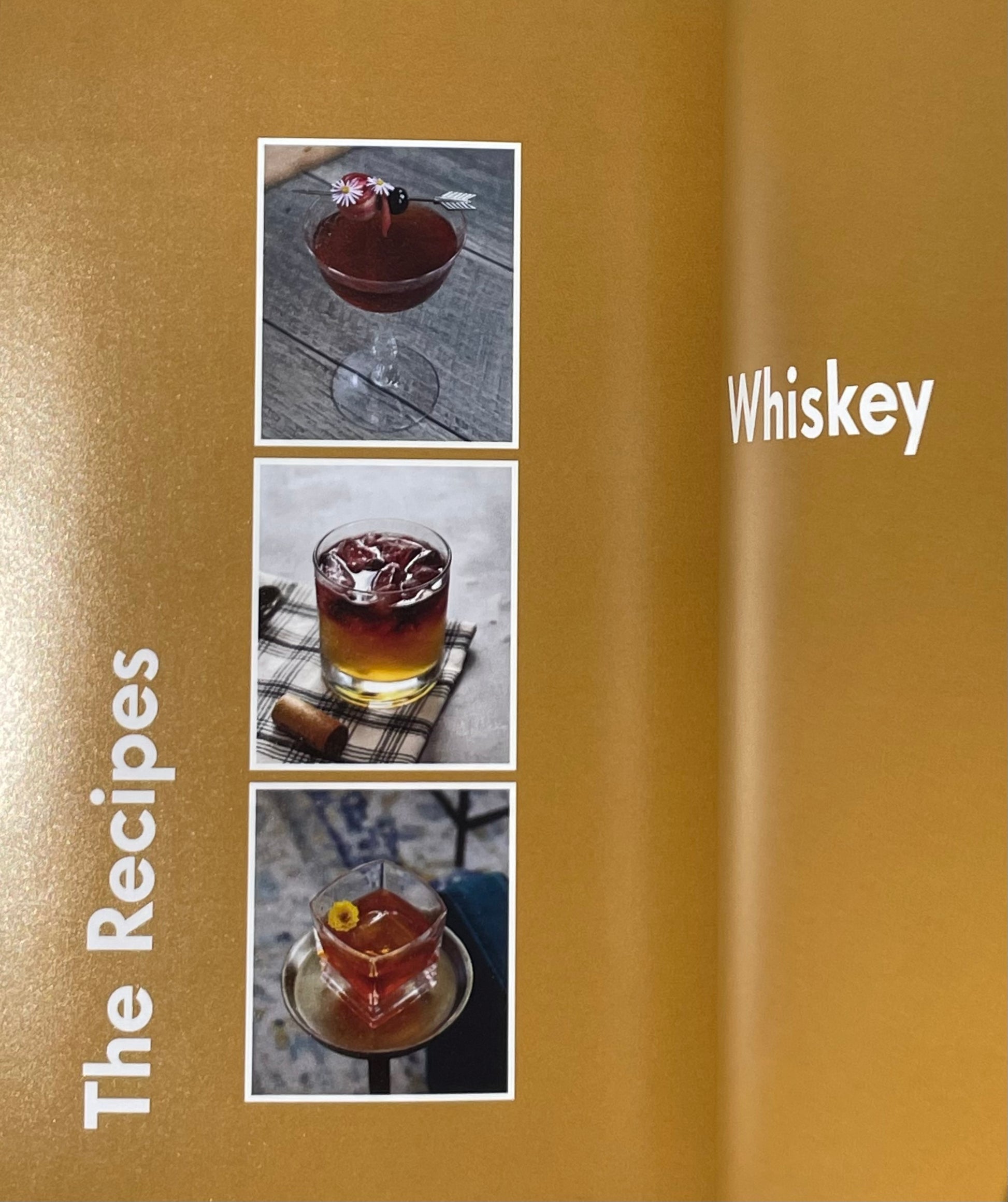 Cocktail Book - Cocktails, Mocktails, and Garnishes from the Garden: Recipes for Beautiful Beverages with a Botanical Twist (Unique Craft Cocktails)